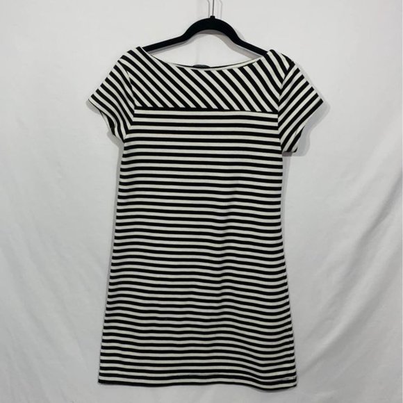 GAP woman’s black and white striped dress. Sheath dress. Size small. New… - Picture 4 of 6
